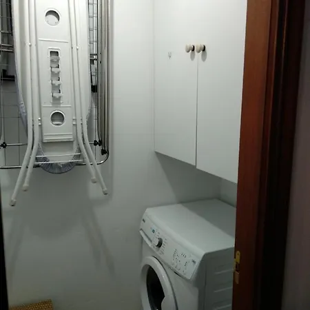 Apartman Acogedor Apartamento Cerca De Estaciones De Bus Y Tren *