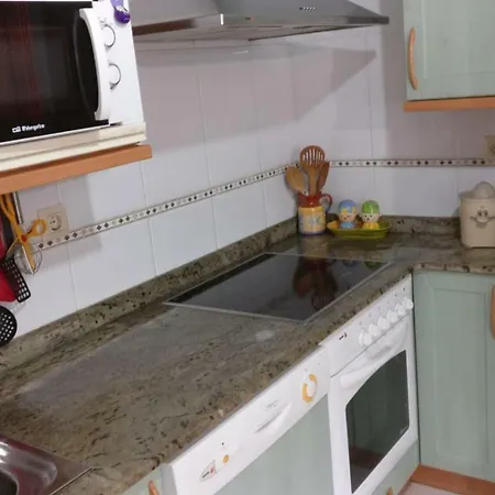 Acogedor Apartamento Cerca De Estaciones De Bus Y Tren A Coruña