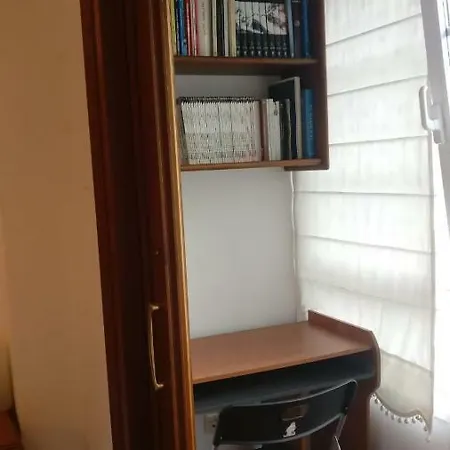 Acogedor Apartamento Cerca De Estaciones De Bus Y Tren Apartman *